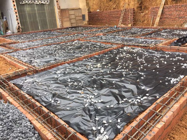 鄉(xiāng)村自建房,挖個(gè)坑插點(diǎn)鋼筋就算基礎(chǔ)?老包工頭忍不住笑了(圖3) 輕鋼別墅房屋基礎(chǔ)