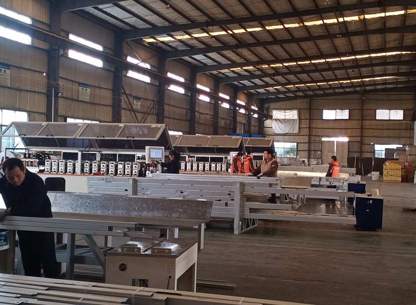 睿婕大面積戶型輕鋼別墅 占地面積200平方(圖2) 睿婕生產(chǎn)工廠