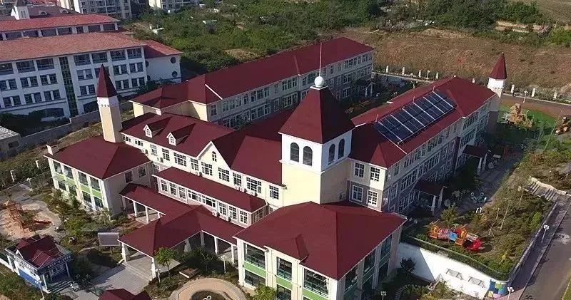 央視報(bào)道:裝配式輕鋼結(jié)構(gòu)都可以建學(xué)校了!(圖1) 睿婕輕鋼別墅