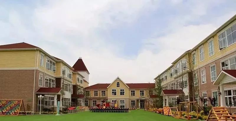 央視報(bào)道:裝配式輕鋼結(jié)構(gòu)都可以建學(xué)校了!(圖3) 睿婕輕鋼別墅