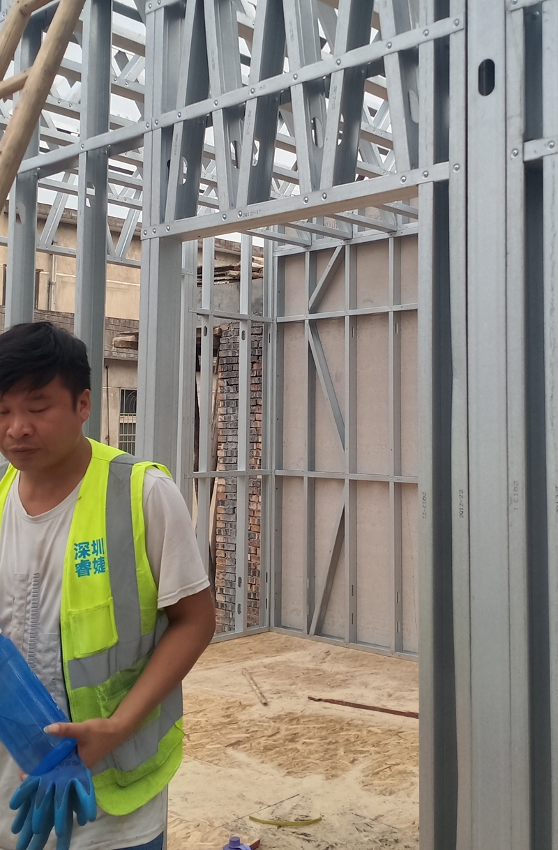 一棟兩層200平方的輕鋼別墅需要多少人施工?(圖2) 一棟兩層200平方的輕鋼別墅需要多少人施工?(圖2)